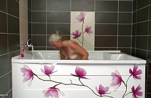 बड़ी प्राकृतिक सनी लियोन सेक्सी वीडियो फुल मूवी स्तन के साथ एक खूबसूरत महिला की सुबह हस्तमैथुन